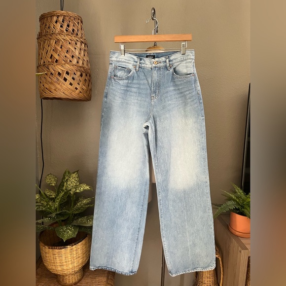 Express Denim - Express wash Blue High Waisted Wide Leg Jeans Size 8 R.